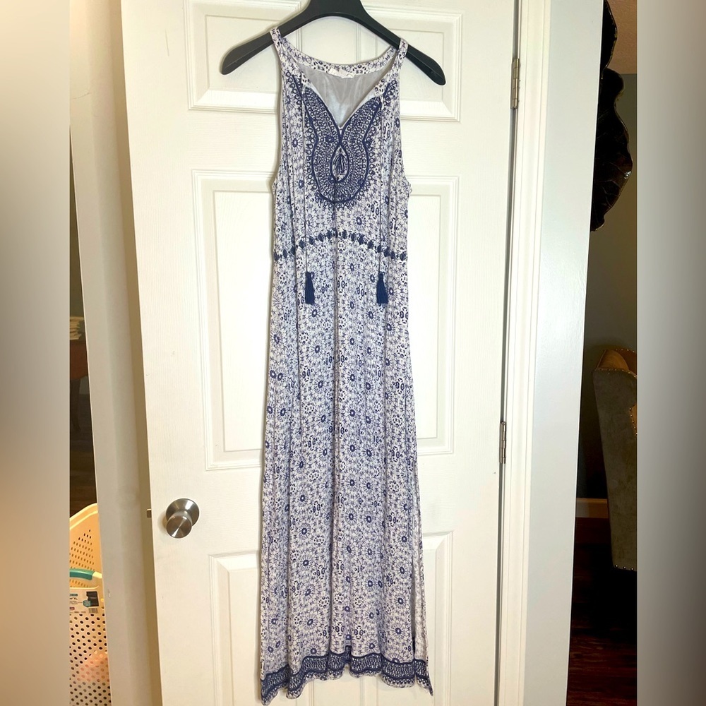 THML BLUE AND WHITE SLEEVELESS MAXI DRESS - medium